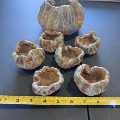 Art pottery set / 7 piece