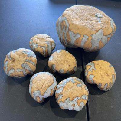 Art pottery set / 7 piece