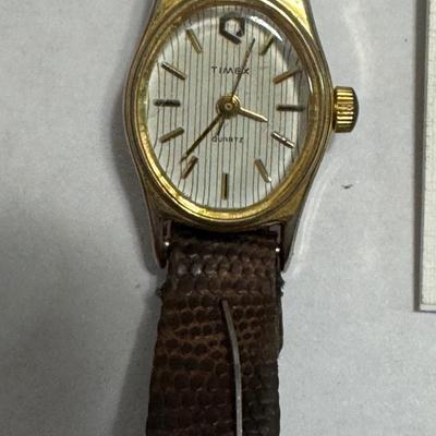 925 necklace, Timex watch, Aretes, Liz Claiborne and more.