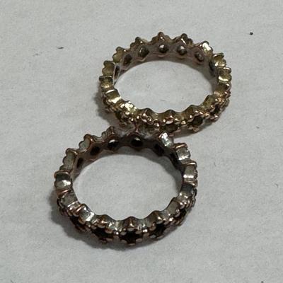 Earrings Robert rose, with other miscellaneous items.