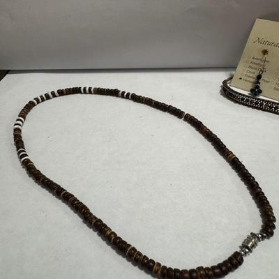 Variety Of jewelry,Earrings natural treasure.
