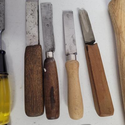 Large Lot of Chisels and Gouges (SB-EL)
