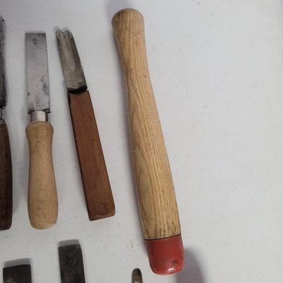 Large Lot of Chisels and Gouges (SB-EL)