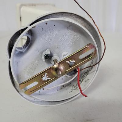 Outdoor Light Fixtures and Bulbs (SB-EL)