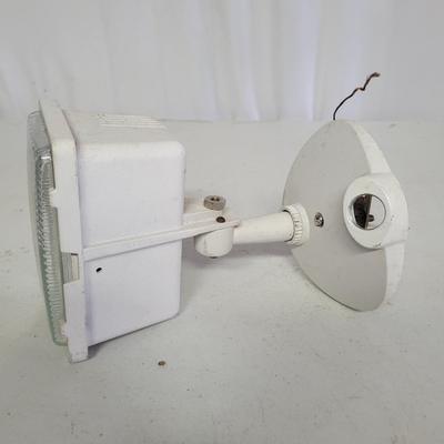 Outdoor Light Fixtures and Bulbs (SB-EL)