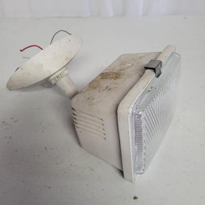 Outdoor Light Fixtures and Bulbs (SB-EL)