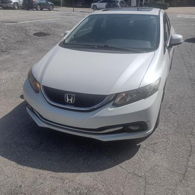 2013 Honda Civic EXL Four Door Sedan Fully Loaded with 79,500 and Clean Title (Please See Note Below for Important Information)