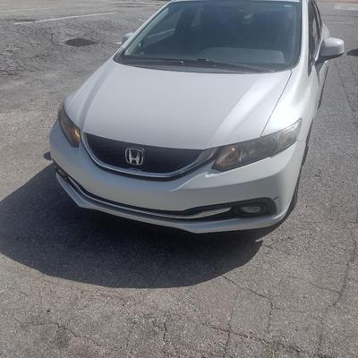 2013 Honda Civic EXL Four Door Sedan Fully Loaded with 79,500 and Clean Title (Please See Note Below for Important Information)