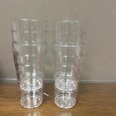 Nice Set of 4 Plastic Drinking Glasses