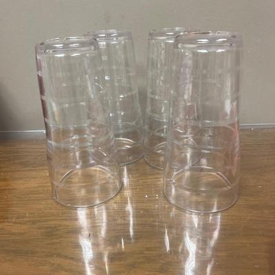 Nice Set of 4 Plastic Drinking Glasses