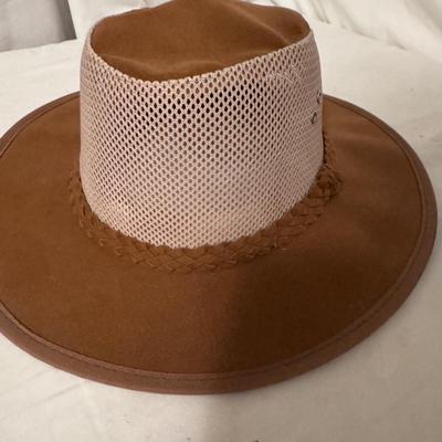 Lots of Hats! (B3-TF)