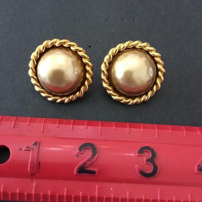 Carolee vintage statement earrings gold toned very nice