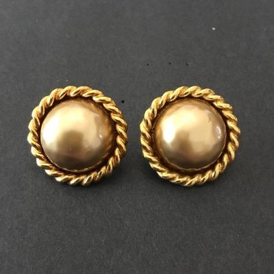 Carolee vintage statement earrings gold toned very nice
