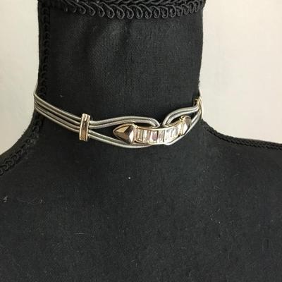 Beautiful, silver and gold toned White House, Black market choker necklace. Very nice.
