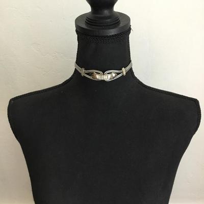Beautiful, silver and gold toned White House, Black market choker necklace. Very nice.