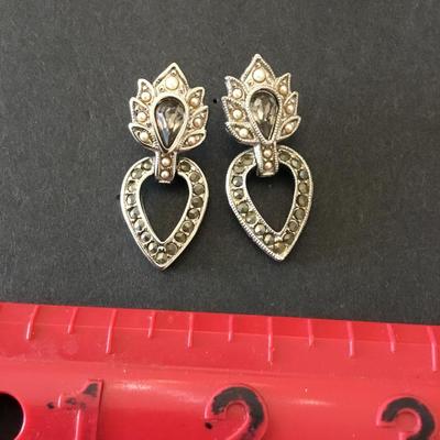 Beautiful vintage rhinestone stud dangle earrings