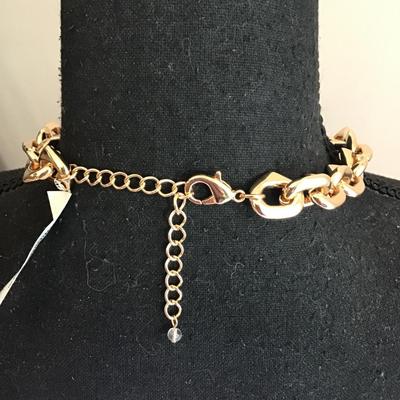 Beautiful very nice gold tone chunky chain statement necklace