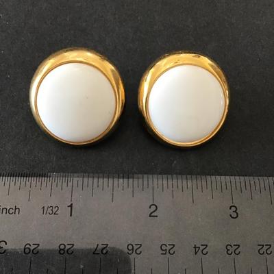 Beautiful vintage, white milk, glass, gold tone, circular stud statement earrings
