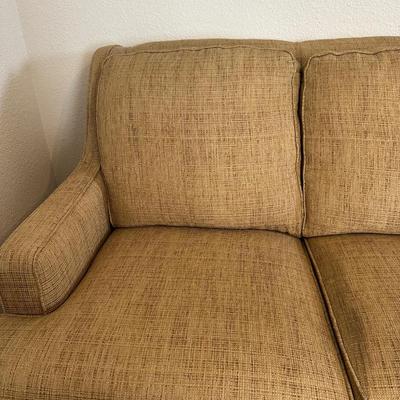 Flexsteel 3-Cushion Sofa – Neutral Upholstery