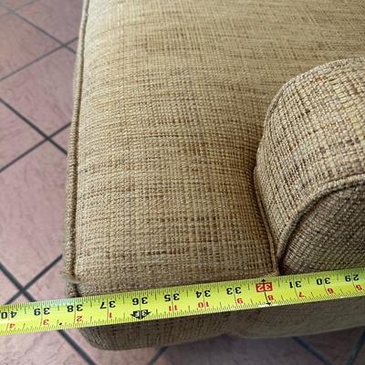Flexsteel 3-Cushion Sofa – Neutral Upholstery