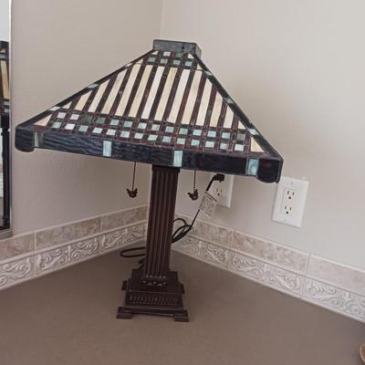 TIFFANY STYLE LAMP