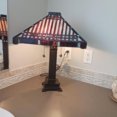 TIFFANY STYLE LAMP