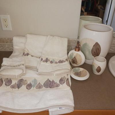 GUEST TOWELS AND MATCHING BATHROOM ESSENTIALS