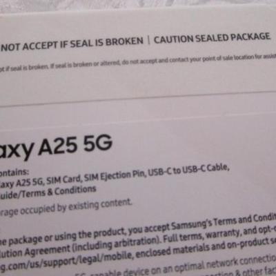 Sale Photo Thumbnail #3: 6.5" super Amoled display