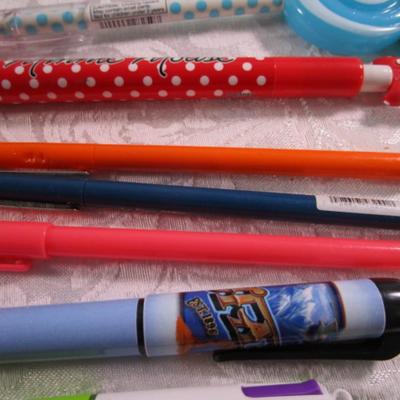 Sale Photo Thumbnail #247: Cross pen & pencil (1 each), 1 Parker pen, specialty pens, 1 stylus,1 gem pen, 1 Fountain pen & cartridges