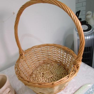 Sale Photo Thumbnail #507: Basket is 10" across x 4-1/2" tall, tray is 11-3/8" x 8-1/2", vase 9-3/4" tall 4-3/4" across, See pictures
