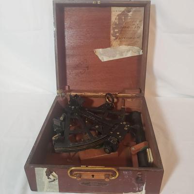 David White Co. US Navy Mark II Sextant in Original Case (B3-KD)