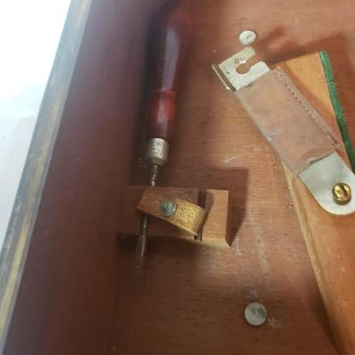 David White Co. US Navy Mark II Sextant in Original Case (B3-KD)