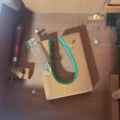 David White Co. US Navy Mark II Sextant in Original Case (B3-KD)
