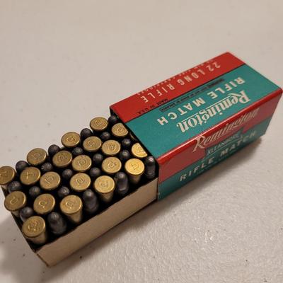 .22 Cartridges and Ammo Box (K-EL)