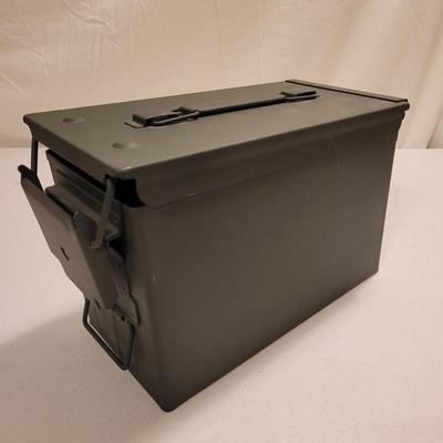 .22 Cartridges and Ammo Box (K-EL)