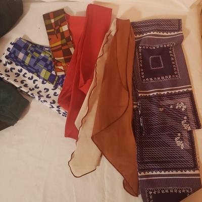 Vintage Women's Accessories (B3-KD)