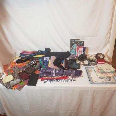 Vintage Women's Accessories (B3-KD)