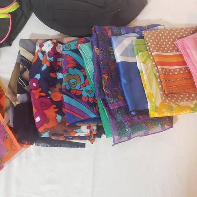 Vintage Women's Accessories (B3-KD)