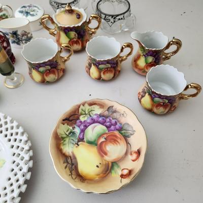 Lot of Collectibles , Art Glass, Plates , Lefton China, Royal Worcester , Ring Holder and more
