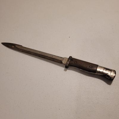 WW2 Bayonet, 37mm Dummy Round, and More (LR-EL)