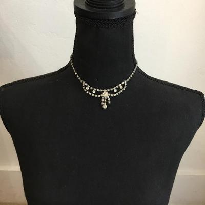 Beautiful, vintage, crystal rhinestone necklace