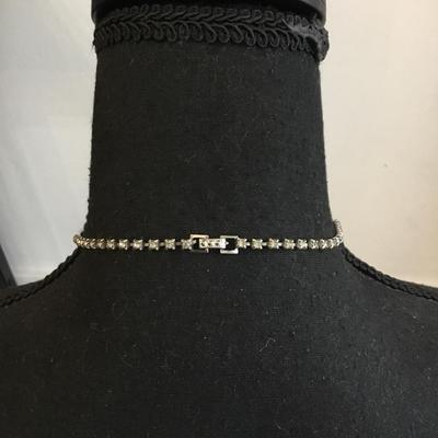 Beautiful, vintage, crystal rhinestone necklace