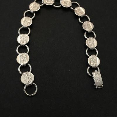 Beautiful Sarah Coventry, vintage floral link bracelet