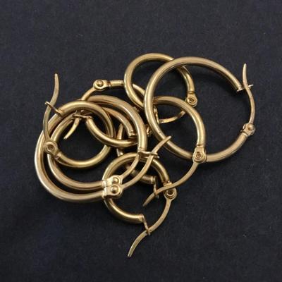 Hoop earrings gold toned