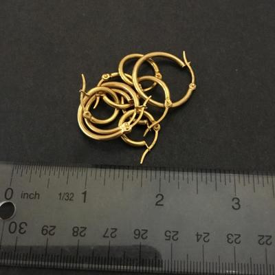 Hoop earrings gold toned