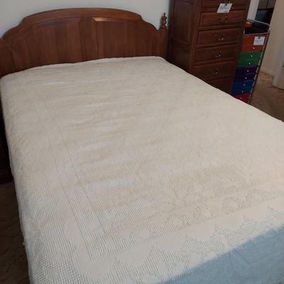 Two Vintage Queen Size Fringe Bedspreads (B3-KD)