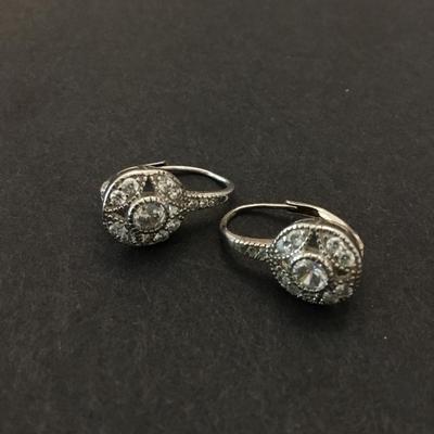 Beautiful dangling earrings silver tone