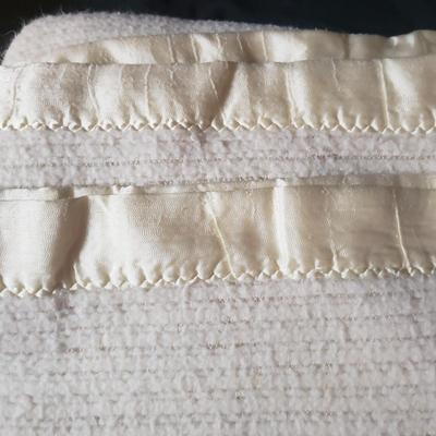 Blankets by Swannanoa's Beacon MFG (B3-KD)