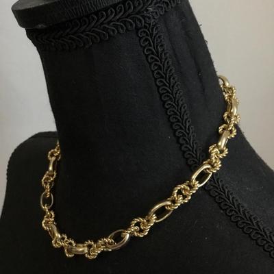 Beautiful very nice gold toned chain necklace