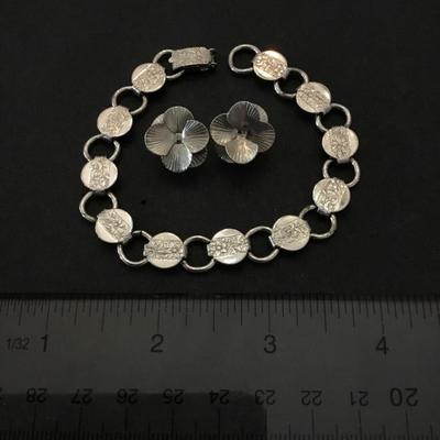 Sarah Coventry lot bracelet stud earrings